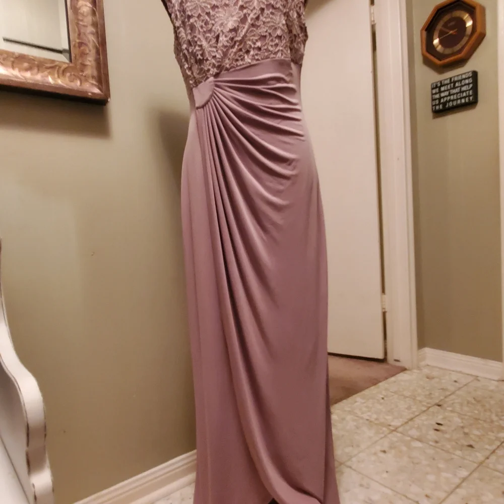 Dress - Picture 2 of 11